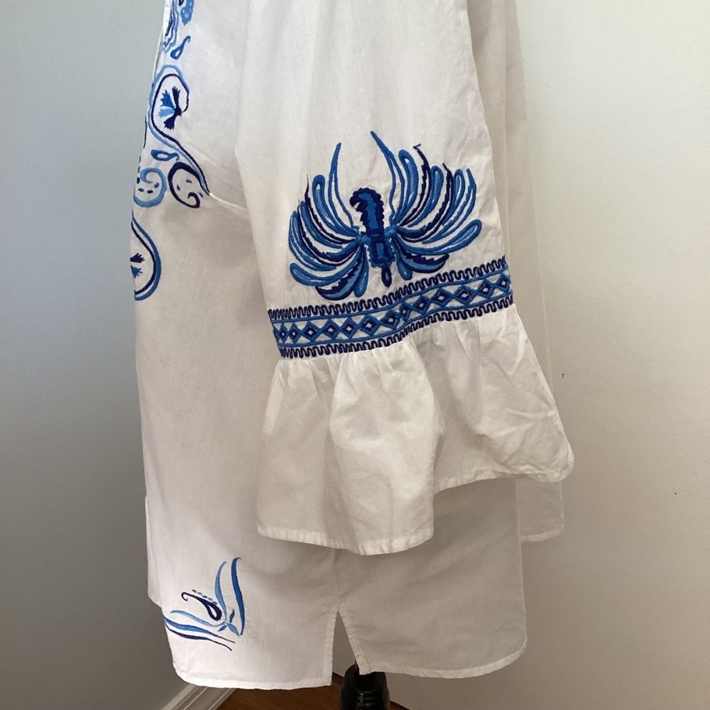 DENIM 24/7  WOMAN PLUS 16W WHITE BLOUSE  BLUE FLORAL EMBROIDERY RELAXED FIT - Picture 6 of 10